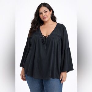 Torrid pheasant style black blouse w/lace trim detail size 3X